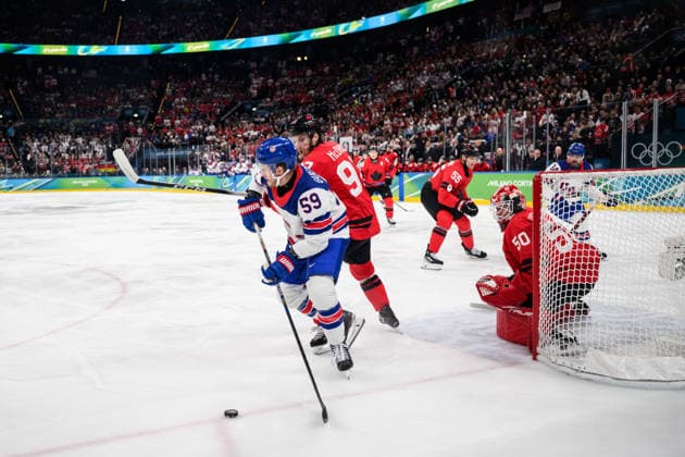 260222 Jake Guentzel of USA against Connor McDavid and goaltender Jordan Binnington of Canada in the men s Ice hockey, Eishockey final between Canada and USA during day 16 of the 2026 Winter Olympics on February 22, 2026 in Milan. Photo: Joel Marklund BILDBYRAN kod JM JM0802 bbeng ishockey ice hockey Olympic Games, Olympische Spiele, Olympia, OS olympics winter olympics os ol olympiska spel vinter-os olympiske leker milano cortina 2026 milan cortina 2026 milano cortina 2026 olympic games milano cortina 2026 winter olympic games milano cortina-os milano cortina-ol vinter-ol final usa united states canada kanada *** 260222 Jake Guentzel of USA against Connor McDavid and goaltender Jordan Binnington of Canada in the men s ice hockey final between Canada and USA during day 16 of the 2026 Winter Olympics on February 22, 2026 in Milan Photo Joel Marklund BILDBYRAN kod JM JM0802 bbeng ishockey ice hockey olympic games olympics winter olympics os ol olympiska spel vinter os olympiske leker milano cortina 2026 milan cortina 2026 milano cortina 2026 olympic games milano cortina 2026 winter olympic games milano cortina os milano cortina ol vinter ol final usa united states canada kanada  Copyright: JOELxMARKLUND BB260222JM001