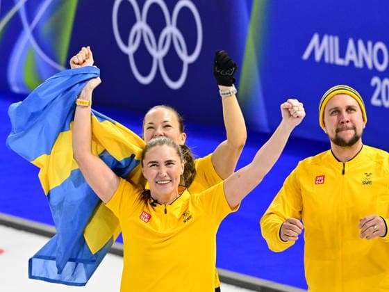 CORTINA, ITALY 20260222 Team Hasselborg celebrates the victory and the gold after the women s final match between Switzerland and Sweden in the Olympic curling in Cortina. *** The image is included in the SPORTS PACKAGE. For others PAYMENT IMAGE *** CORTINA ITALY x10030x *** CORTINA, ITALY 20260222 Team Hasselborg celebrates the victory and the gold after the women s final match between Switzerland and Sweden in the Olympic curling in Cortina The image is included in the SPORTS PACKAGE For others PAYMENT IMAGE CORTINA ITALY x10030x  Copyright: xJonasxEkströmer TTx OLYMPICS 2026 CURLING WOMEN FINAL SWITZERLAND-SWEDER