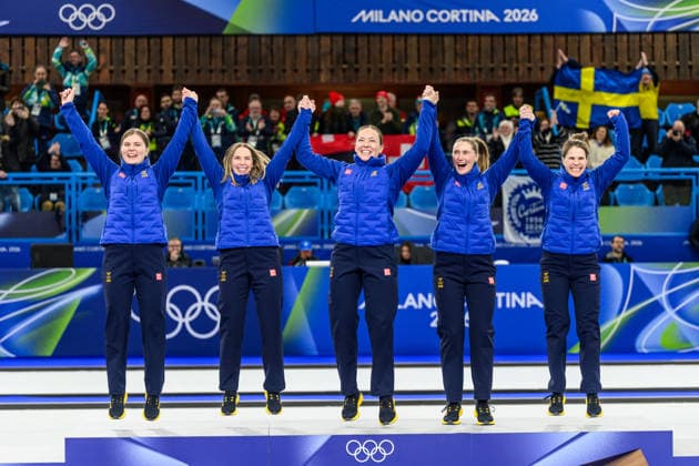 260222 Johanna Heldin, Sofia Scharback, Agnes Knochenhauer, Sara McManus and Anna Hasselborg of Sweden celebrate first place on the podium after winning the women s gold medal curling match between Switzerland and Sweden during day 16 of the 2026 Winter Olympics on February 22, 2026 in Cortina. Photo: Jon Olav Nesvold BILDBYRAN COP 217 JE0130 jubel curling Olympic Games, Olympische Spiele, Olympia, OS olympics winter olympics os ol olympiska spel vinter-os olympiske leker milano cortina 2026 milan cortina 2026 milano cortina 2026 olympic games milano cortina 2026 winter olympic games milano cortina-os milano cortina-ol vinter-ol 16 bbeng schweiz sveits sweden sverige dam guld gold *** 260222 Johanna Heldin, Sofia Scharback, Agnes Knochenhauer, Sara McManus and Anna Hasselborg of Sweden celebrate first place on the podium after winning the women s gold medal curling match between Switzerland and Sweden during day 16 of the 2026 Winter Olympics on February 22, 2026 in Cortina Photo Jon Olav Nesvold BILDBYRAN COP 217 JE0130 jubilation curling olympic games olympics winter olympics os ol olympiska spel vinter os olympiske leker milano cortina 2026 milan cortina 2026 milano cortina 2026 olympic games milano cortina 2026 winter olympic games milano cortina os milano cortina ol vinter ol 16 bbeng schweiz sveits sweden sverige dam guld gold  Copyright: JONxOLAVxNESVOLD BB260222JE090