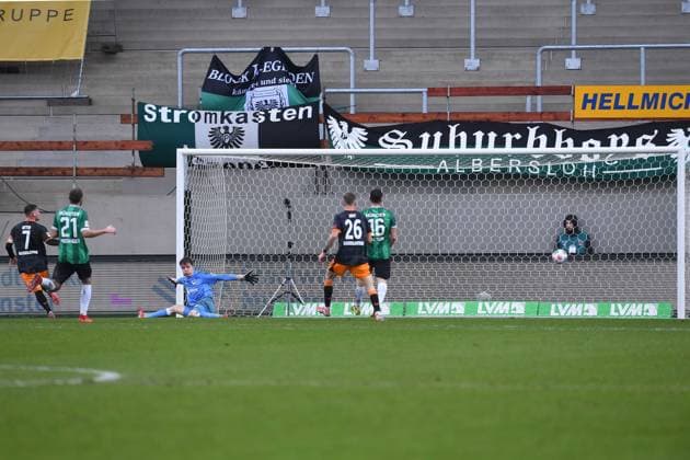 Fußball 2. Bundesliga 23. Spieltag SC Preußen Münster - 1. FC Kaiserslautern am 22.02.2026 im LVM-Preußenstadion in Münster Tor zum 1:2 durch Marlon Ritter ( Kaiserslautern ) DFL regulations prohibit any use of photographs as image sequences and or quasi-video.