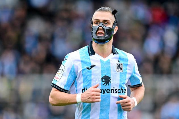 Sigurd Haugen (TSV 1860, 22) mit Gesichtsmaske, Portraet, Portrait, Einzelbild, Aktion, Action, 22.02.2026, München (Deutschland), Fussball, 3. Liga, TSV 1860 München - F.C. Hansa Rostock, DFB DFL REGULATIONS PROHIBIT ANY USE OF PHOTOGRAPHS AS IMAGE SEQUENCES AND OR QUASI-VIDEO. *** Sigurd Haugen TSV 1860, 22 with face mask, Portraet, Portrait, Single image, Action, Action, 22 02 2026, Munich Germany , Football, 3 Liga, TSV 1860 München F C Hansa Rostock, DFB DFL REGULATIONS PROHIBIT ANY USE OF PHOTOGRAPHS AS IMAGE SEQUENCES AND OR QUASI VIDEO xslx