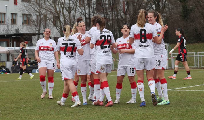 Stuttgart , Fußball 2.Bundesliga VfB Stuttgart Frauen vs. Eintracht Frankfurt II , Jubel VfB