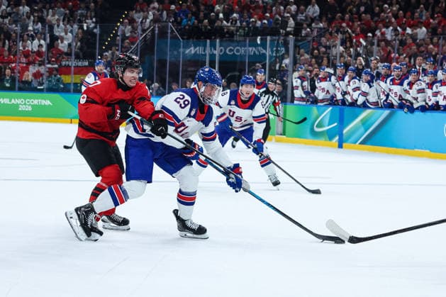 USA s Brock Nelson in action hidered by Canada s Shea Theodore during the Olympic Winter games, Winterspiele,Spiele, Summer games Milano-Cortina 2026, Men s Ice hockey, Eishockey Final - Canada vs USA on February 22, 2026 at Milano Santagiulia Ice Hockey Arena in Milan, Italy  Copyright: xFabrizioxCarabelli IPAxSportx xipa-agency.netx xx IPA_71870054 IPA_Agency_IPA71870054