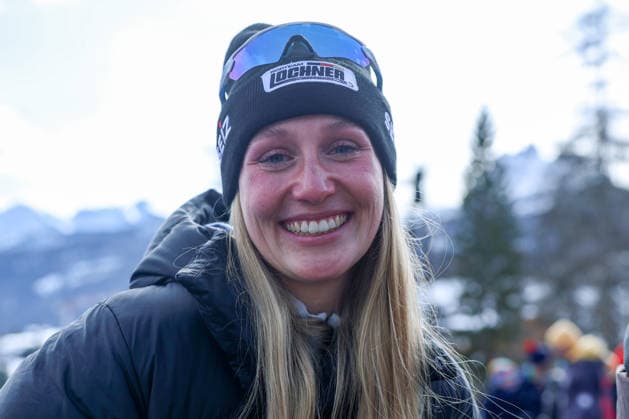 Olympische Winterspiele Milano Cortina 2026 Bob Viererbob Männer am 22.02.2026 im Cortina Sliding Centre in Cortina d™Ampezzo Schwester von Gold Medaillengewinner Jorn Wenzel ( Deutschland ) *** Olympic Winter Games Milano Cortina 2026 Bobsleigh 4-man on 22 02 2026 at the Cortina Sliding Center in Cortina d™Ampezzo Sister of gold medal winner Jorn Wenzel Germany xMSx