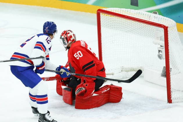 February 22, 2026, Milan, Lombardy, Italy: MATT BOLDY 12 of USA scores his side s first goal in the Ice hockey, Eishockey Men s Gold Medal game between Team Canada (CAN) and Team United States (USA) at the Milano Cortina 2026 Olympic Games, Olympische Spiele, Olympia, OS Olympics 2026: Milano Cortina: Ice Hockey Men s Final: CAN:USA  - ZUMAc179 20260222_oly_c179_005 Copyright: xMickaelxChavetx