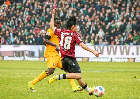 Deutschland: Fussball 2.Bundesliga 2025 2026, 23. Spieltag - Hannover 96 vs Dynamo Dresden - Heinz von Heiden Arena Stadion (Hannover): Torchance Daisuke Yokota (Hannover 96, 18) Hannover