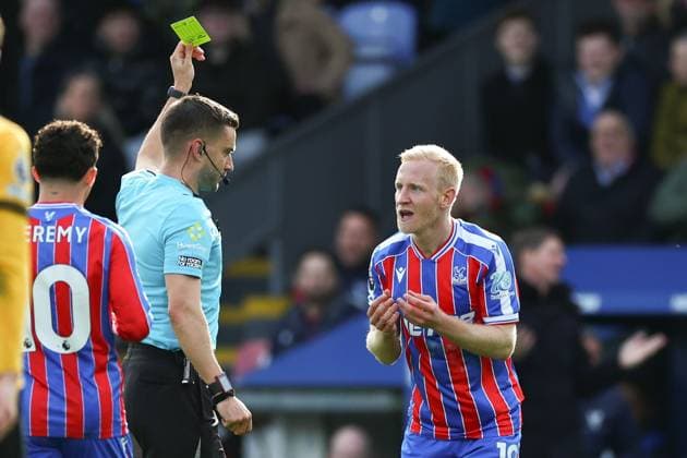 Will Hughes of Crystal Palace is shown a yellow card Crystal Palace v Wolverhampton Wanderers, Premier League, Football, Selhurst Park, London, UK - 22 Feb 2026London Selhurst Park United Kingdom EDITORIAL USE ONLY No use with unauthorised audio, video, data, fixture lists, club league logos or live services. Online in-match use limited to 120 images, no video emulation. No use in betting, games or single club league player publications. Copyright: xSimonxDael Shutterstockx 16681548r