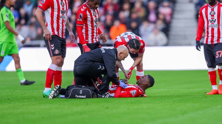 Sunderland v Fulham, Premier League Sunderland defender Nordi Mukiele (20) gets injured and has to leave the field and is substituted during the Premier League match between Sunderland and Fulham at the Stadium Of Light, Sunderland, UK on 22 February 2026. Editorial use only DataCo restrictions apply See www.football-dataco.com , Copyright: xSimonxDaviesx PSI-23794-0011
