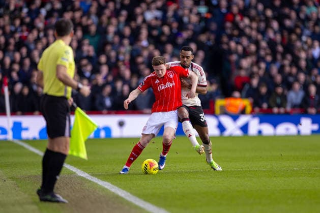 Football - FA Premier League - Nottingham Forest FC v Liverpool FC NOTTINGHAM, ENGLAND - Sunday, February 22, 2026: Liverpool s Ryan Gravenberch (R) challenges Nottingham Forest s Elliot Anderson during the FA Premier League match between Nottingham Forest FC and Liverpool FC at the City Ground. (Photo by David Rawcliffe Propaganda) NOTTINGHAM City Ground NOTTINGHAMSHIRE ENGLAND  Copyright: xDavidxRawcliffex P2026-02-22-Notts_Forest_Liverpool-58