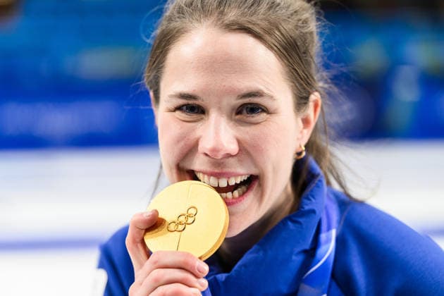 260222 Anna Hasselborg of Sweden celebrates with her gold medals after winning in the women s gold medal curling match between Switzerland and Sweden during day 16 of the 2026 Winter Olympics on February 22, 2026 in Cortina. Photo: Jon Olav Nesvold BILDBYRAN COP 217 JE0130 jubel curling Olympic Games, Olympische Spiele, Olympia, OS olympics winter olympics os ol olympiska spel vinter-os olympiske leker milano cortina 2026 milan cortina 2026 milano cortina 2026 olympic games milano cortina 2026 winter olympic games milano cortina-os milano cortina-ol vinter-ol 16 bbeng schweiz sveits sweden sverige dam guld gold *** 260222 Anna Hasselborg of Sweden celebrates with her gold medals after winning in the women s gold medal curling match between Switzerland and Sweden during day 16 of the 2026 Winter Olympics on February 22, 2026 in Cortina Photo Jon Olav Nesvold BILDBYRAN COP 217 JE0130 jubilation curling olympic games olympics winter olympics os ol olympiska spel vinter os olympiske leker milano cortina 2026 milan cortina 2026 milano cortina 2026 olympic games milano cortina 2026 winter olympic games milano cortina os milano cortina ol vinter ol 16 bbeng schweiz sveits sweden sverige dam guld gold  Copyright: JONxOLAVxNESVOLD BB260222JE131