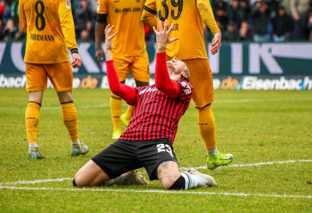 Deutschland: Fussball 2.Bundesliga 2025 2026, 23. Spieltag - Hannover 96 vs Dynamo Dresden - Heinz von Heiden Arena Stadion (Hannover): Geste, Gestik, Emotion Stefan Teitur ÃžorÃ°arson Stefan Teitur Thordarson (Hannover 96, 23) Mimik, Gesichtsausdruck, Emotion Hannover