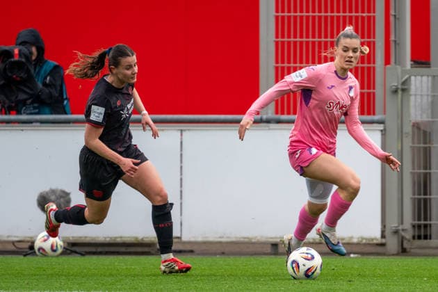 Zweikampf zwischen Katharina Piljic (Bayer 04 Leverkusen, 06) und Selina Cerci (TSG Hoffenheim, 29). Bayer 04 Leverkusen vs. TSG 1899 Hoffenheim, Fussball, Frauen Bundesliga, 19. Spieltag, Saison 2025 2026, 22.02.2026 DFL DFB Regulations prohibit any use of Photographs as image sequences and or Quasivideo Bayer 04 Leverkusen vs. TSG 1899 Hoffenheim , Fussball, Frauen Bundesliga, 19. Spieltag, Saison 2025 2026, 22.02.2026 Leverkusen Copyright: xEibner-Pressefoto ThomasxHaeslerx EP_THR