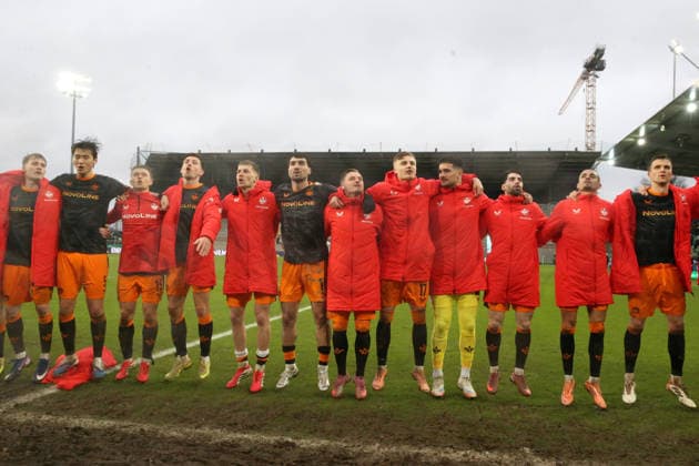 22.02.2026, xrekx, Fussball 2.Bundesliga, Preußen Münster - 1.FC Kaiserslautern v.l. FCK Mannschaft, Spieler, jubeln nach Spielende, Team, Player, celebrate at the end of the match (DFL DFB REGULATIONS PROHIBIT ANY USE OF PHOTOGRAPHS as IMAGE SEQUENCES and or QUASI-VIDEO) Münster