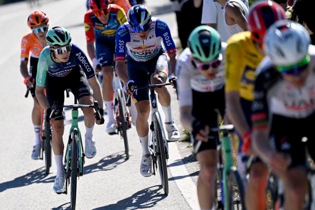 Volta Algarve 2026 Stage 5 ALTO DO MALHAO (LOULE), PORTUGAL - FEBRUARY 22 : Riccitello Matthew (USA) of Decathlon CMA CGM Team and Lipowitz Florian (GER) of Red Bull - BORA - Hansgrohe during stage 5 of the 52th edition of Volta Algarve an UCI ProSeries 2.Pro cycling road race stage for Men Elite of 148.4 km with start in Faro and finish in Alto do Malhao (Loule) on February 22, 2026 in Alto do Malhao (Loule), Portugal, 22 02 2026 ( Motordriver Guy De Vuyst - Alto do Malhao (Loule) Portugal  Copyright: xNicoxVereeckenx