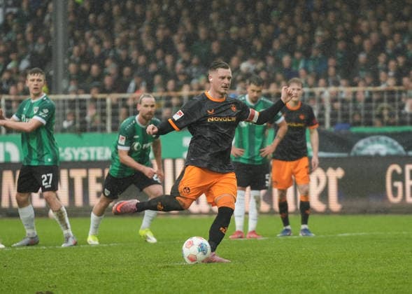 Deutschland: 2.Bundesliga 2025 2026, SC Preußen Münster vs 1.FC Kaiserslautern, Sonntag 22.02.2026 LVM-Preußenstadion (Münster, Nordrhein-Westfalen, Deutschland) Elfmeter Marlon Ritter (1. FC Kaiserslautern, 7)