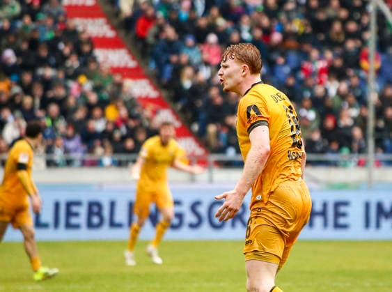 Deutschland: Fussball 2.Bundesliga 2025 2026, 23. Spieltag - Hannover 96 vs Dynamo Dresden - Heinz von Heiden Arena Stadion (Hannover): Geste, Gestik, Emotion Robert Wagner (Dynamo Dresden, 18) Mimik, Gesichtsausdruck, Emotion Hannover