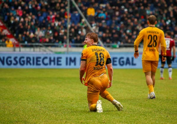 Deutschland: Fussball 2.Bundesliga 2025 2026, 23. Spieltag - Hannover 96 vs Dynamo Dresden - Heinz von Heiden Arena Stadion (Hannover): Geste, Gestik, Emotion Robert Wagner (Dynamo Dresden, 18) Mimik, Gesichtsausdruck, Emotion Hannover