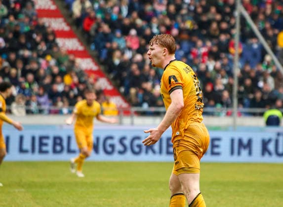 Deutschland: Fussball 2.Bundesliga 2025 2026, 23. Spieltag - Hannover 96 vs Dynamo Dresden - Heinz von Heiden Arena Stadion (Hannover): Geste, Gestik, Emotion Robert Wagner (Dynamo Dresden, 18) Mimik, Gesichtsausdruck, Emotion Hannover