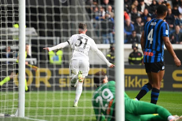 Sam Beukema (SSC Napoli) celebrating his goal during Atalanta BC vs SSC Napoli, Italian soccer Serie A match in Bergamo, Italy, February 22 2026  Copyright: xGianlucaxRicci IPAxSportx xipa-agency.netx xx IPA_71872308 IPA_Agency_IPA71872308