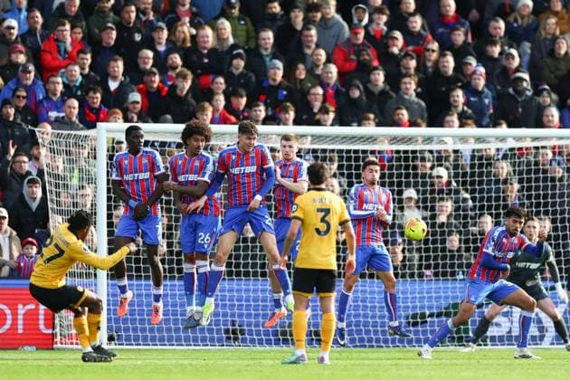 Jean-Ricner Bellegarde of Wolverhampton Wanderers fires a free kick past the Crystal Palace defensive wall Crystal Palace v Wolverhampton Wanderers, Premier League, Football, Selhurst Park, London, UK - 22 Feb 2026London Selhurst Park United Kingdom EDITORIAL USE ONLY No use with unauthorised audio, video, data, fixture lists, club league logos or live services. Online in-match use limited to 120 images, no video emulation. No use in betting, games or single club league player publications. Copyright: xSimonxDael Shutterstockx 16681548aj