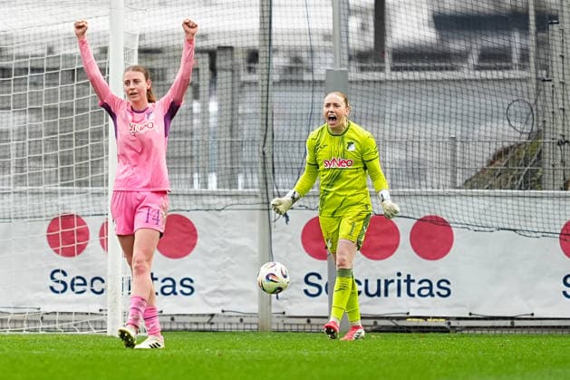22.02.2026, xydrx, Frauen Fußball, 1.Fußball Bundesliga, Bayer 04 Leverkusen - TSG 1899 Hoffenheim, Saison 2025 2026, Ulrich-Haberland-Stadion: Lisa Doorn (TSG 1899 Hoffenheim 14) und Laura Dick (TSG 1899 Hoffenheim 1) bejubeln den 1:0 Sieg DFB regulations prohibit any use of photographs as image sequences and or quasi-video.Photo: xYannisxDreimannxPressefotoKochx Nordrhein-Westfahlen Deutschland