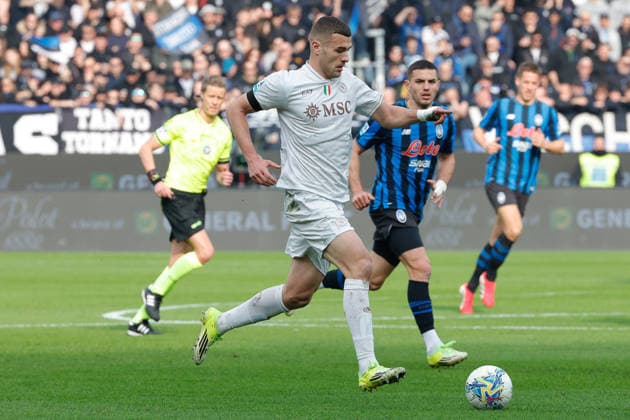 22nd February 2026; Gewiss Stadium, Bergamo, Italy, Serie A Football, Atalanta versus Napoli; Alessandro Buongiorno of SSC Napoli runs with the ball  EmanuelexPennacchio Content restricted for UK based newspaper