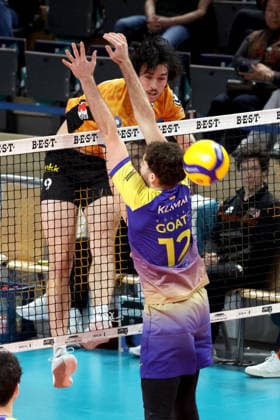 DEU, DVV, 1.VBL, BR Volleys vs. Mitteldeutschland, 22.02.2026, Max-Schmeling-Halle, Berlin, DEU, DVV, 1.VBL, BR Volleys vs. Mitteldeutschland, im Bild Nolan Flexen (BR Volleys 9), Paul Klimm (Mitteldeutschland12)