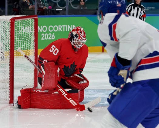 February 22, 2026, Milan, Lombardy, Italy: Jordan Binnington (50) of Team Canada block shot by Team United States in the men s Ice hockey, Eishockey gold medal game during the Milano Cortina 2026 Olympic Winter games, Winterspiele,Spiele, Summer games at Milano Santagiulia Ice Hockey Arena. Milan Italy - ZUMAm117 20260222_oly_m117_022 Copyright: xDavidxMcIntyrex