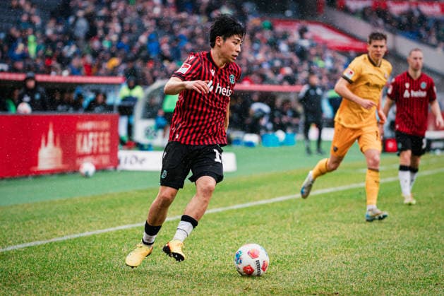 2. Bundesliga: Hannover 96 vs. Dynamo Dresden, 22.02.2026 Daisuke Yokota (Hannover 96, 18) am Ball; Fußball, 2. Bundesliga, 23. Spieltag: Hannover 96 vs. Dynamo Dresden am 22.02.2026 in der Heinz von Heiden Arena, Hannover DFL REGULATIONS PROHIBIT ANY USE OF PHOTOGRAPHS AS IMAGE SEQUENCES AND OR QUASI-VIDEO.