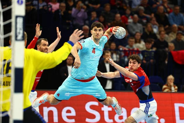 Handball I Herren I Saison 2025 2026 I Bundesliga I 22. Spieltag I HSV Hamburg - MT Melsungen I 22.02.2026 Robin Haug (16, HSV Hamburg) Nikolaj Enderleit (4, MT Melsungen) Elias Kofler (6, HSV Hamburg) Hamburg Barclaycard Arena Hamburg Deutschland Copyright: xLobeca RalfxHomburgx