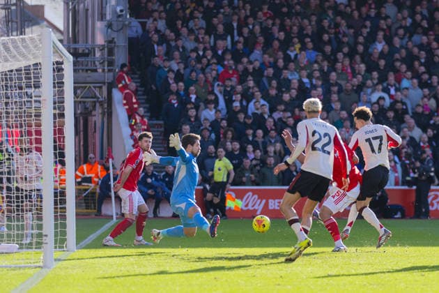 Football - FA Premier League - Nottingham Forest FC v Liverpool FC NOTTINGHAM, ENGLAND - Sunday, February 22, 2026: Liverpool s Curtis Jones with an attempt on goal during the FA Premier League match between Nottingham Forest FC and Liverpool FC at the City Ground. (Photo by David Rawcliffe Propaganda) NOTTINGHAM City Ground NOTTINGHAMSHIRE ENGLAND  Copyright: xDavidxRawcliffex P2026-02-22-Notts_Forest_Liverpool-81