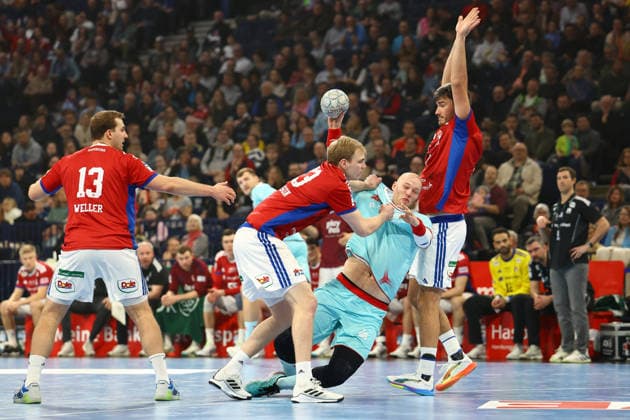 23 Einar Olafsson (Handball Verein Hamburg), 21 Arnar Freyr Arnarsson (MT Melsungen) Handball I Herren I Bundesliga (Daikin HBL) I Saison 2025-2026 I 22. Spieltag I Handball Sport Verein Hamburg - MT Melsungen I 22.02.2026 I Barclays Arena