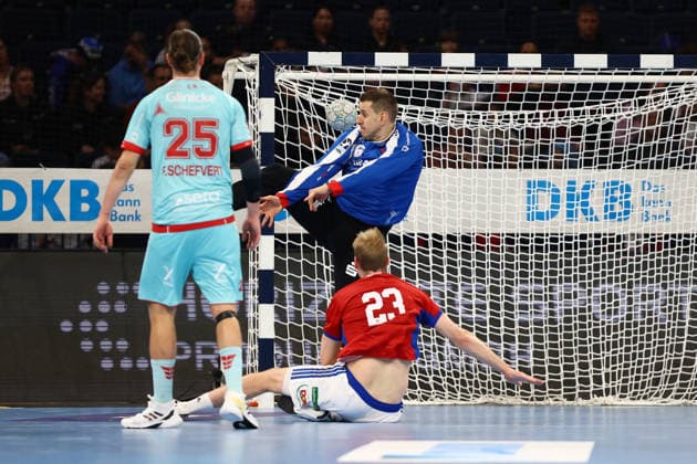 23 Einar Olafsson (Handball Verein Hamburg), 16 Nebojsa Simic (MT Melsungen) Handball I Herren I Bundesliga (Daikin HBL) I Saison 2025-2026 I 22. Spieltag I Handball Sport Verein Hamburg - MT Melsungen I 22.02.2026 I Barclays Arena