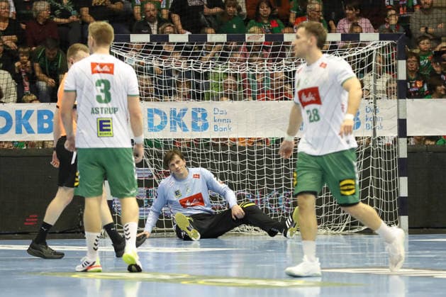 22.02.2026, xgox, Handball - Daikin HBL SC Magdeburg - GWD Minden emspor, v.l. Malte Semisch (Minden, 1) enttaeuscht, schaut enttaeuscht, niedergeschlagen, disappointed Magdeburg