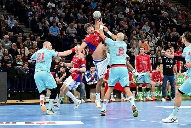 Handball I Herren I Bundesliga l Daikin HBL I Handball Sportverein Hamburg - MT Melsungen I Spieltag I Saison 2025-2026 I HSVH I 22.02.2026 I v.l. Arnarsson Arnar Freyr (MT Melsungen) , Lassen Arenth Jacob (HSV Hamburg) , Sipos Adrian (MT Melsungen) , Sportarena : Barclays Arena Hamburg, Stellingen Hamburg Deutschland