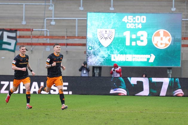 22.02.2026, xrekx, Fussball 2.Bundesliga, Preußen Münster - 1.FC Kaiserslautern v.l. Torjubel nach dem Tor zum celebrating the goal celebrate 1:3 durch Norman Bassette (1.FC Kaiserslautern) mit Paul Joly (1.FC Kaiserslautern) (DFL DFB REGULATIONS PROHIBIT ANY USE OF PHOTOGRAPHS as IMAGE SEQUENCES and or QUASI-VIDEO) Münster