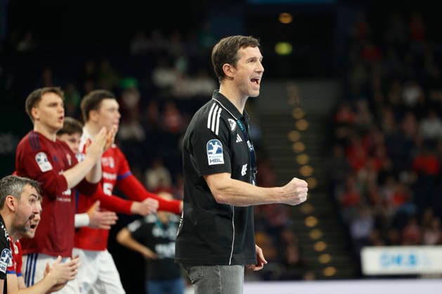 Handball 1. Handball-Bundesliga, Daikin HBL 2025 2026 - Handball Verein Hamburg (HSVH) vs. MT Melsungen Trainer Torsten Jansen (Hamburg) jubelt . Barclays Arena Hamburg Hamburg Foto: Frank Schoof