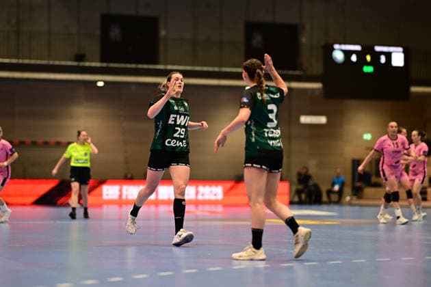 Handball I Frauen I Saison 2025-2026 I EHF European League I VfL Oldenburg - Tertnes Bergen I 22.02.2026 Paulina Golla (29, VfL Oldenburg) mit Lana Teiken (3, VfL Oldenburg) Buxtehude Halle Nord NEU Niedersachsen Deutschland Copyright: xLobeca FelixxSchlikisx