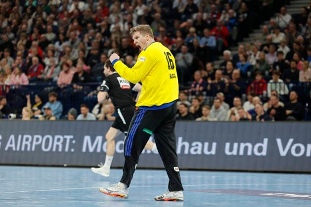 Handball 1. Handball-Bundesliga, Daikin HBL 2025 2026 - Handball Verein Hamburg (HSVH) vs. MT Melsungen Torwart Robin Paulsen Haug (Hamburg) jubelt . Barclays Arena Hamburg Hamburg Foto: Frank Schoof