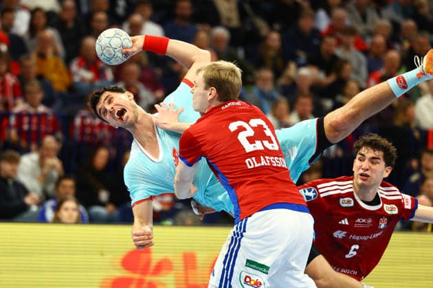 Handball I Herren I Saison 2025 2026 I Bundesliga I 22. Spieltag I HSV Hamburg - MT Melsungen I 22.02.2026 Nikolaj Enderleit (4, MT Melsungen) Einar Thorsteinn Olafsson (23, HSV Hamburg) Hamburg Barclaycard Arena Hamburg Deutschland Copyright: xLobeca RalfxHomburgx