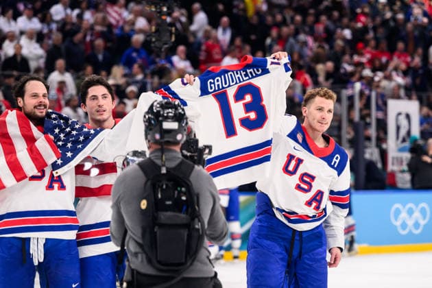 260222 Auston Matthews and Matthew Tkachuk with a shirt after the men s Ice hockey, Eishockey final between Canada and USA during day 16 of the 2026 Winter Olympics on February 22, 2026 in Milan. Photo: Carl Sandin BILDBYRAN kod CS JM0802 bbeng ishockey ice hockey Olympic Games, Olympische Spiele, Olympia, OS olympics winter olympics os ol olympiska spel vinter-os olympiske leker milano cortina 2026 milan cortina 2026 milano cortina 2026 olympic games milano cortina 2026 winter olympic games milano cortina-os milano cortina-ol vinter-ol final usa united states canada kanada *** 260222 Auston Matthews and Matthew Tkachuk with a shirt after the men s ice hockey final between Canada and USA during day 16 of the 2026 Winter Olympics on February 22, 2026 in Milan Photo Carl Sandin BILDBYRAN kod CS JM0802 bbeng ishockey ice hockey olympic games olympics winter olympics os ol olympiska spel vinter os olympiske leker milano cortina 2026 milan cortina 2026 milano cortina 2026 olympic games milano cortina 2026 winter olympic games milano cortina os milano cortina ol vinter ol final usa united states canada kanada  Copyright: CARLxSANDIN BB260222CS048