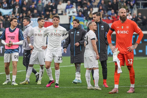 Napoli players disappointed at the end of the Serie A soccer match between A.C Atalanta B.C. and Napoli at the New Balance Arena in Bergamo, Italy - Sunday, February 22, 2026. - Soccer .  Copyright: xStefanoxNicoli LaPressex