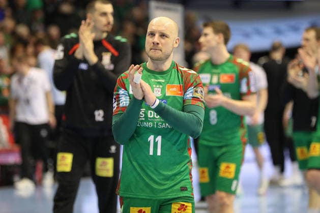 22.02.2026, xgox, Handball - Daikin HBL SC Magdeburg - GWD Minden emspor, v.l. Daniel Pettersson (Magdeburg, 11) Jubel ueber den Sieg, Jubel nach Spielende Magdeburg