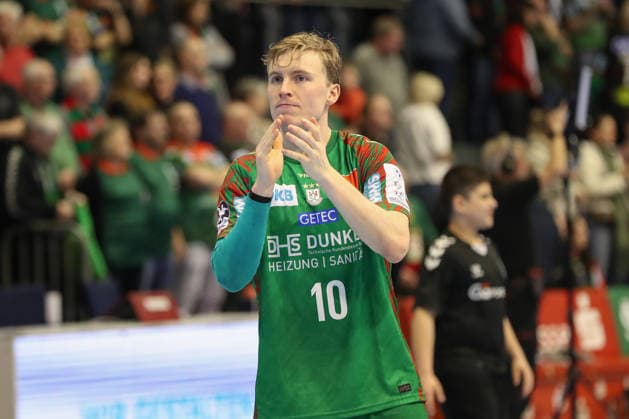 22.02.2026, xgox, Handball - Daikin HBL SC Magdeburg - GWD Minden emspor, v.l. Gisli Thorgeir Kristjansson (Magdeburg, 10) Jubel ueber den Sieg, Jubel nach Spielende Magdeburg