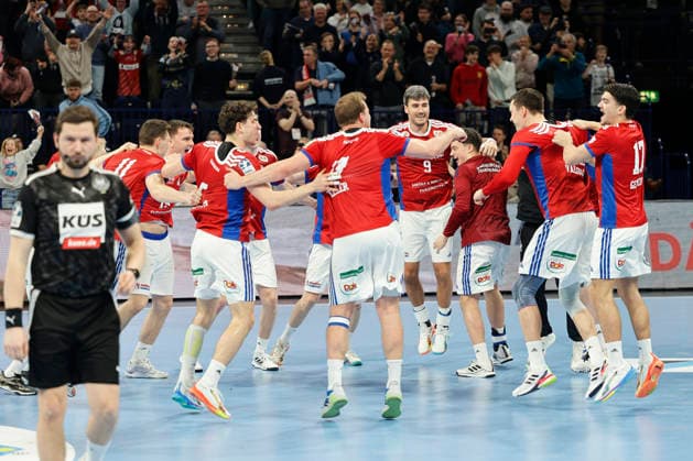 Handball 1. Handball-Bundesliga, Daikin HBL 2025 2026 - Handball Verein Hamburg (HSVH) vs. MT Melsungen Schlussjubel der Hamburger . Barclays Arena Hamburg Hamburg Foto: Frank Schoof
