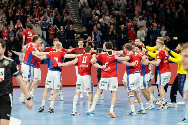 Handball 1. Handball-Bundesliga, Daikin HBL 2025 2026 - Handball Verein Hamburg (HSVH) vs. MT Melsungen Schlussjubel der Hamburger . Barclays Arena Hamburg Hamburg Foto: Frank Schoof