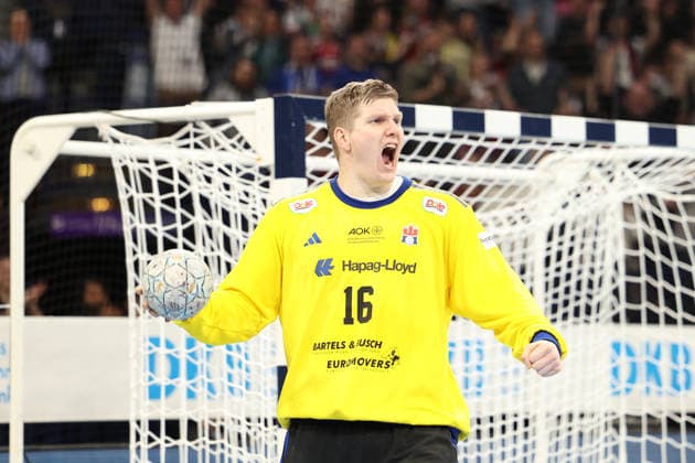 Handball Daikin Handball Bundesliga 2025 2026 - Handball Verein Hamburg vs. MT Melsungen Torwart Robin Paulsen Haug (Hamburg), hat den letzten 7m gehalten, Jubel, Barclays Arena Hamburg
