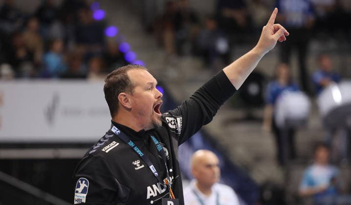 Stuttgart , Handball Daikin Bundesliga TVB Stuttgart vs. TSV Hannover-Burgdorf , Misha Kaufmann ( TVB )