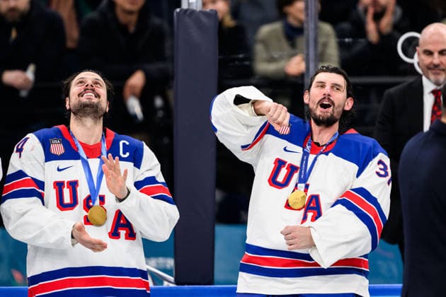260222 Auston Matthews and goaltender Connor Hellebuyck of USA celebrate after the men s Ice hockey, Eishockey final between Canada and USA during day 16 of the 2026 Winter Olympics on February 22, 2026 in Milan. Photo: Joel Marklund BILDBYRAN kod JM JM0802 bbeng ishockey ice hockey Olympic Games, Olympische Spiele, Olympia, OS olympics winter olympics os ol olympiska spel vinter-os olympiske leker milano cortina 2026 milan cortina 2026 milano cortina 2026 olympic games milano cortina 2026 winter olympic games milano cortina-os milano cortina-ol vinter-ol final usa united states canada kanada jubel *** 260222 Auston Matthews and goaltender Connor Hellebuyck of USA celebrate after the men s ice hockey final between Canada and USA during day 16 of the 2026 Winter Olympics on February 22, 2026 in Milan Photo Joel Marklund BILDBYRAN kod JM JM0802 bbeng ishockey ice hockey olympic games olympics winter olympics os ol olympiska spel vinter os olympiske leker milano cortina 2026 milan cortina 2026 milano cortina 2026 olympic games milano cortina 2026 winter olympic games milano cortina os milano cortina ol vinter ol final usa united states canada kanada jubel  Copyright: JOELxMARKLUND BB260222JM075