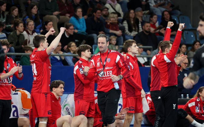 22.02.2026, Deutschland, Bietigheim, Handball 2. Bundesliga, SG BBM Bietigheim vs. TuS N-Lübbecke, BBM Trainer Iker Romero